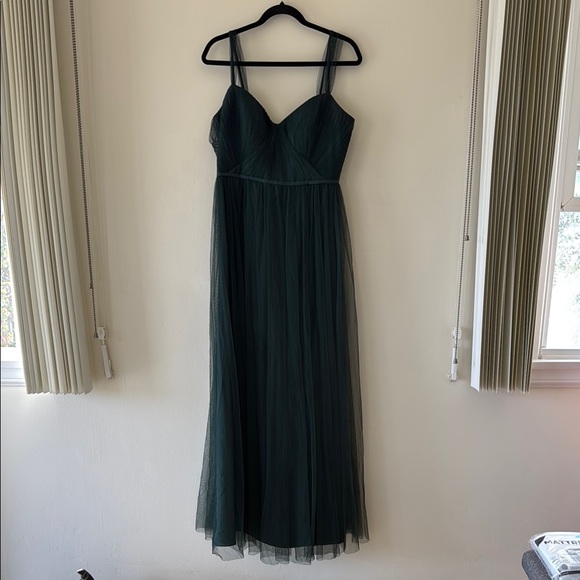 Elegant Green Evening Gown - Picture 1 of 6